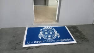 Tapete corporativo personalizado com logo da empresa — Guerma Tapetes
